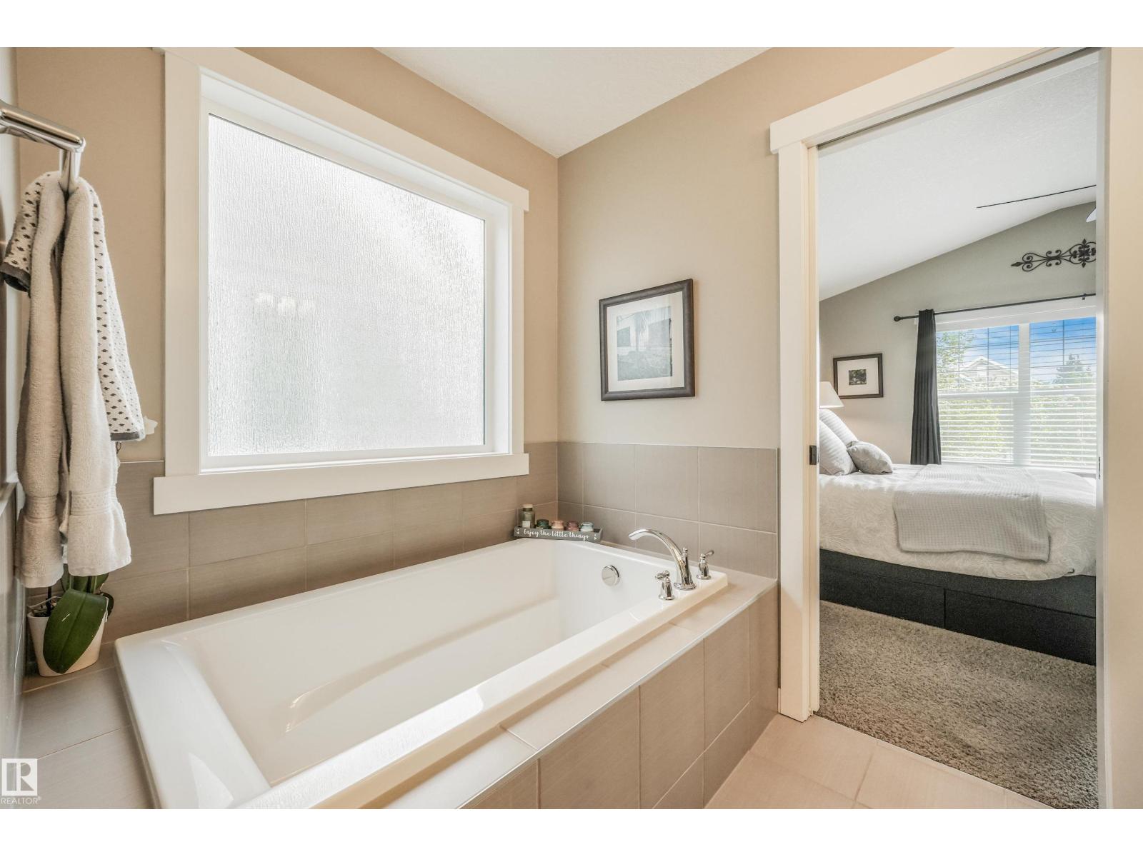 7916 SUMMERSIDE GRANDE BV SW - 35