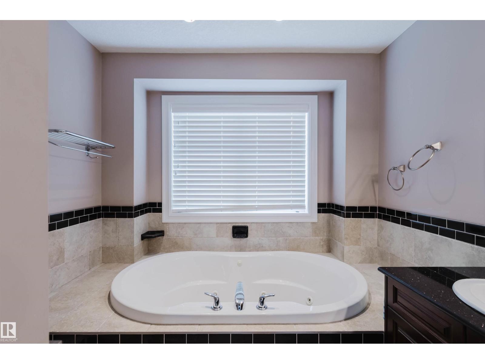 3412 MACNEIL LI NW - 32