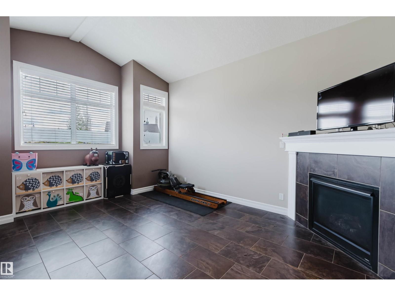 3412 MACNEIL LI NW - 44