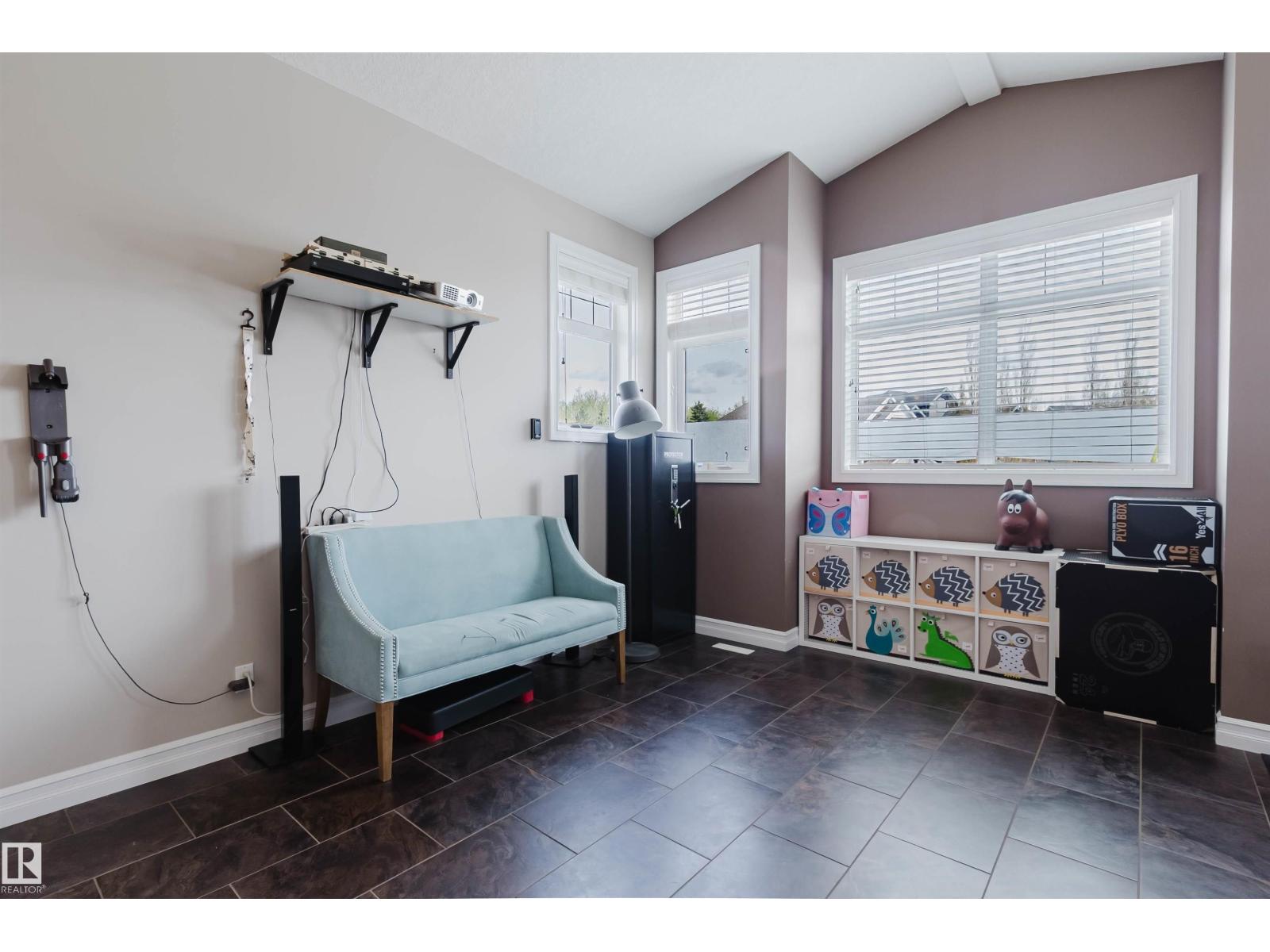 3412 MACNEIL LI NW - 46