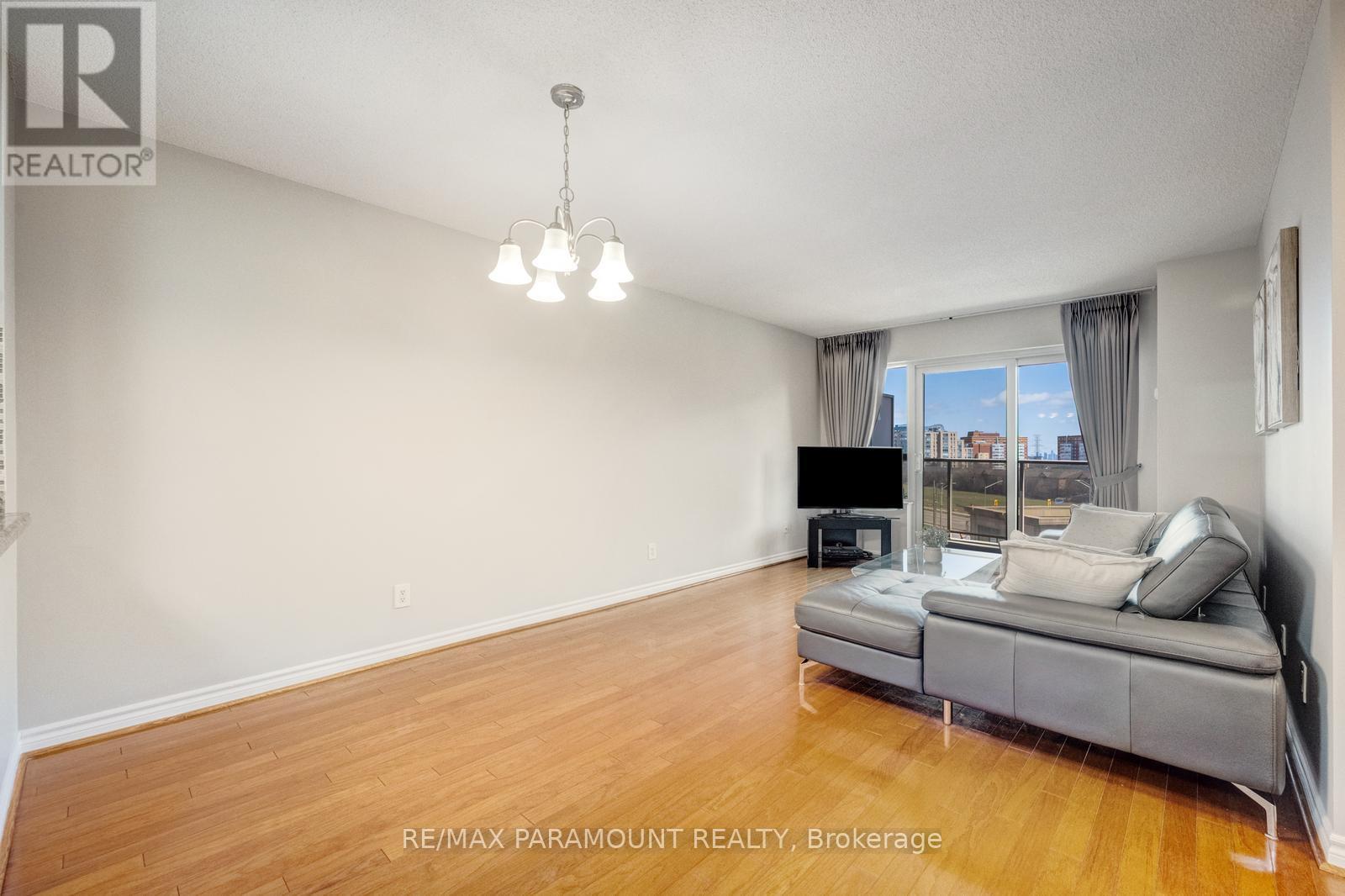 #616 25 KINGSBRIDGE GARDEN CIRCLE - 21