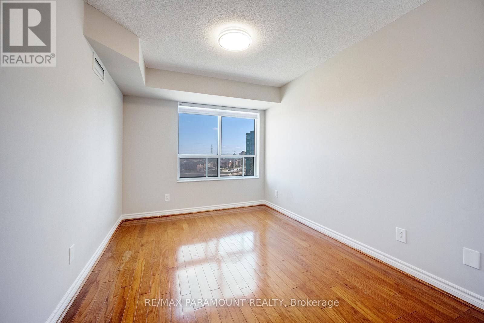 #616 25 KINGSBRIDGE GARDEN CIRCLE - 35