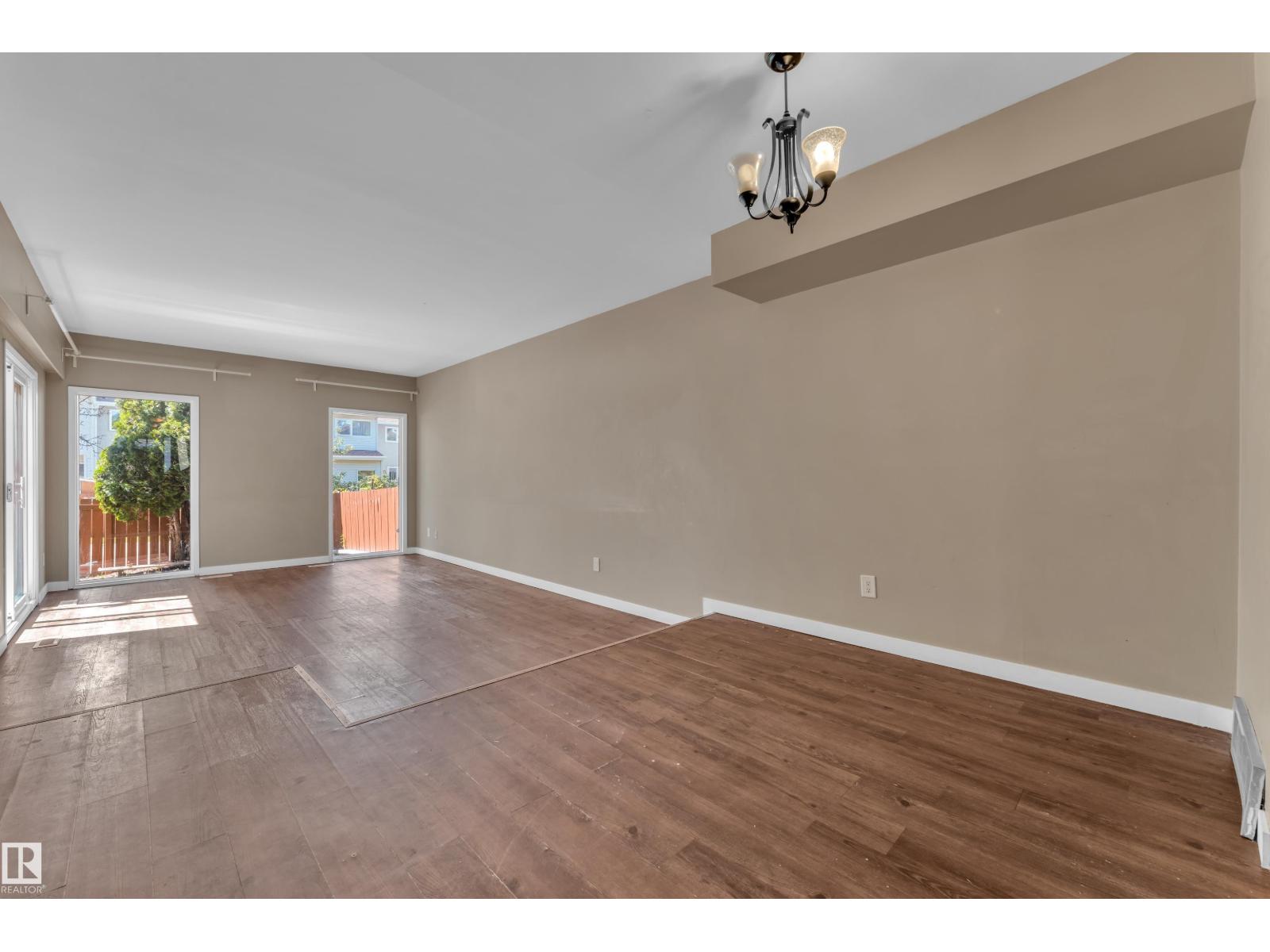 6632 36A AV NW - 9