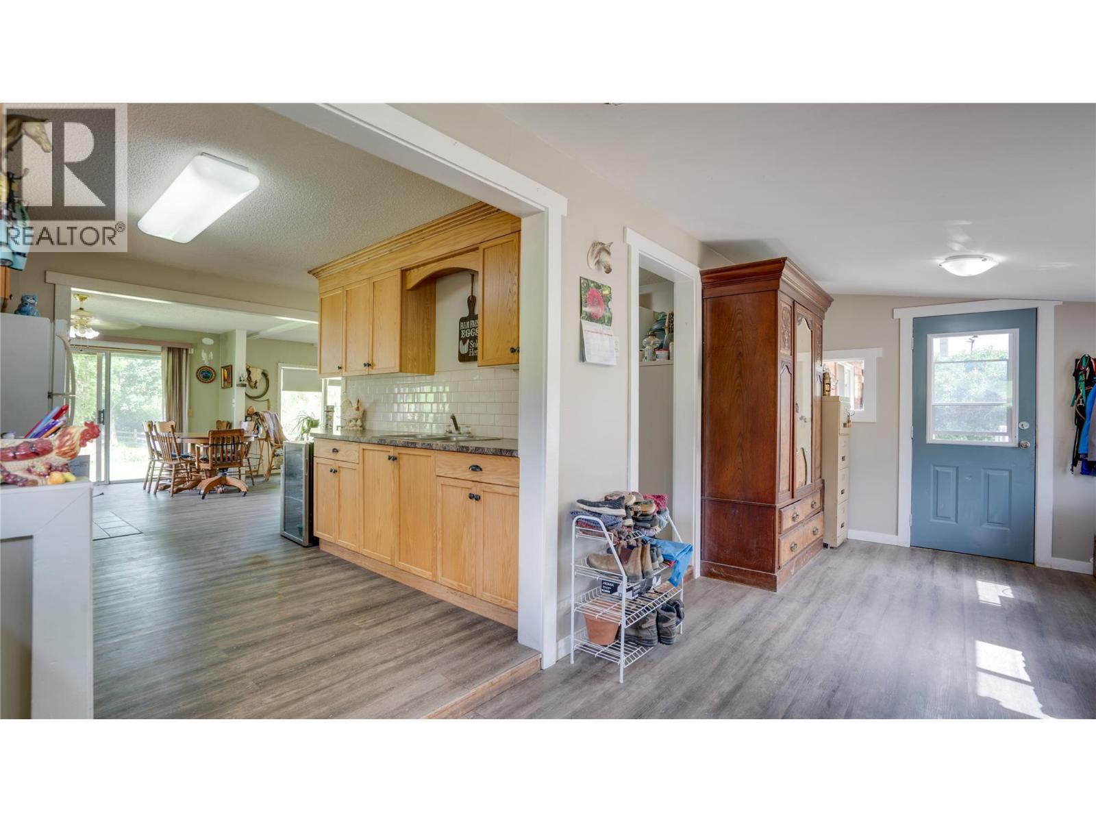 4878 Stepney Road - 10