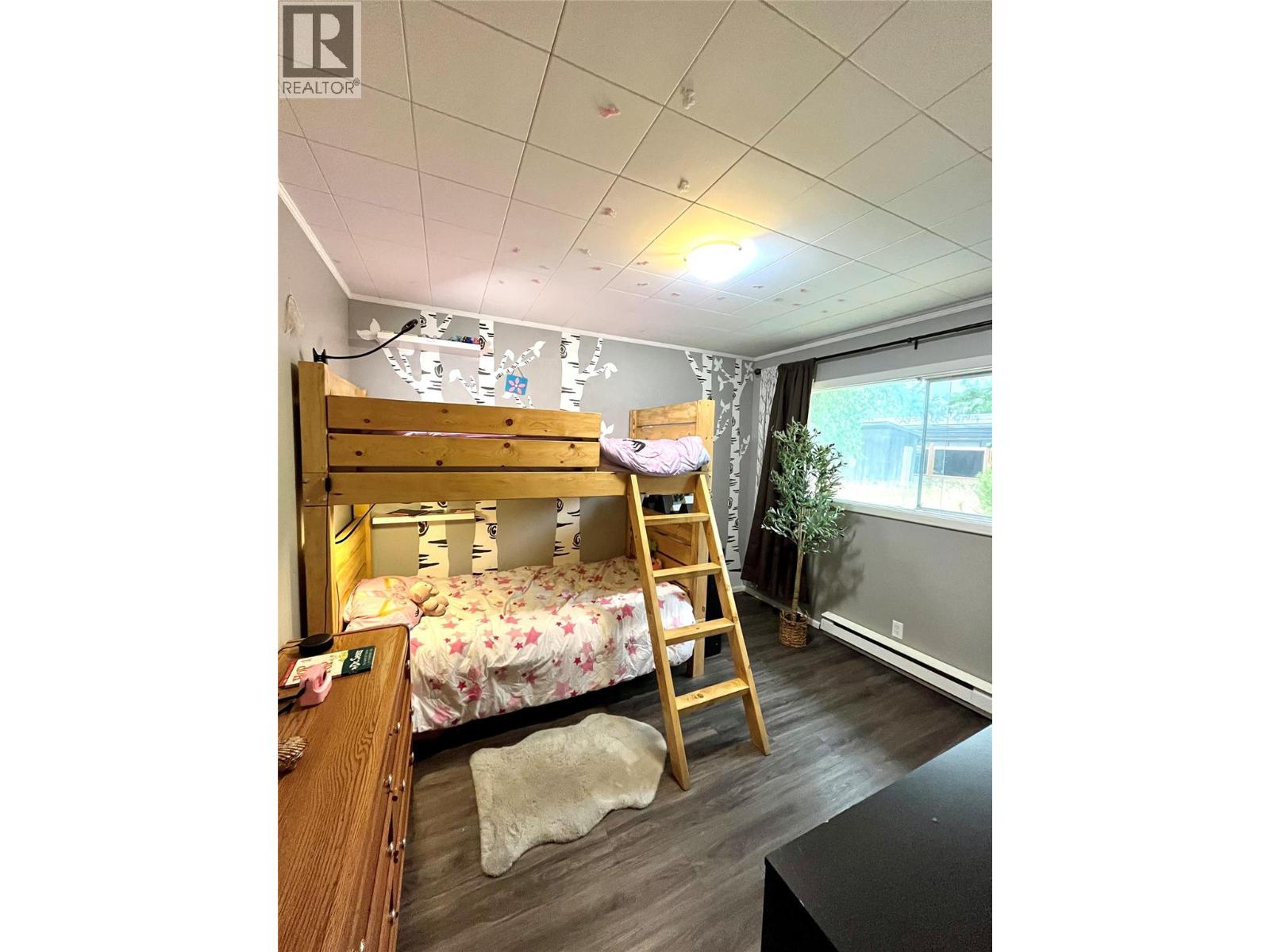 807 23 Highway N - 16