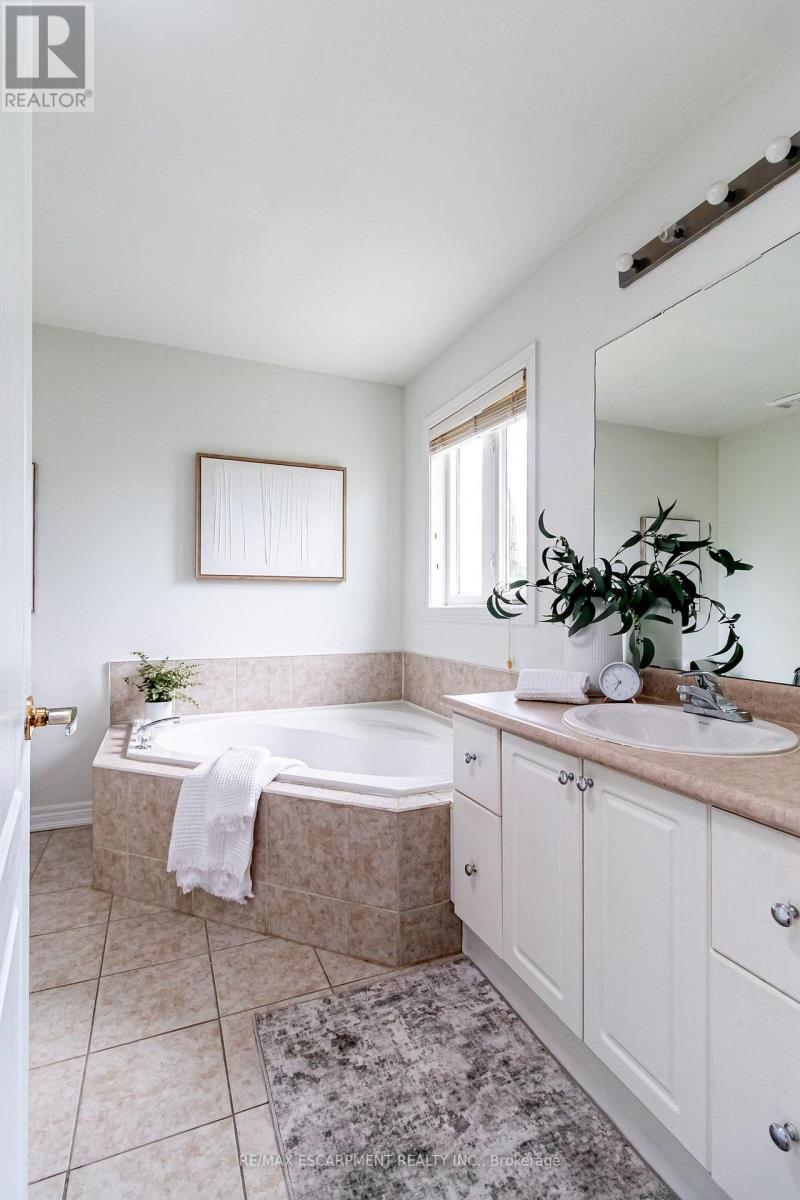 58 PEACHWOOD CRESCENT - 28