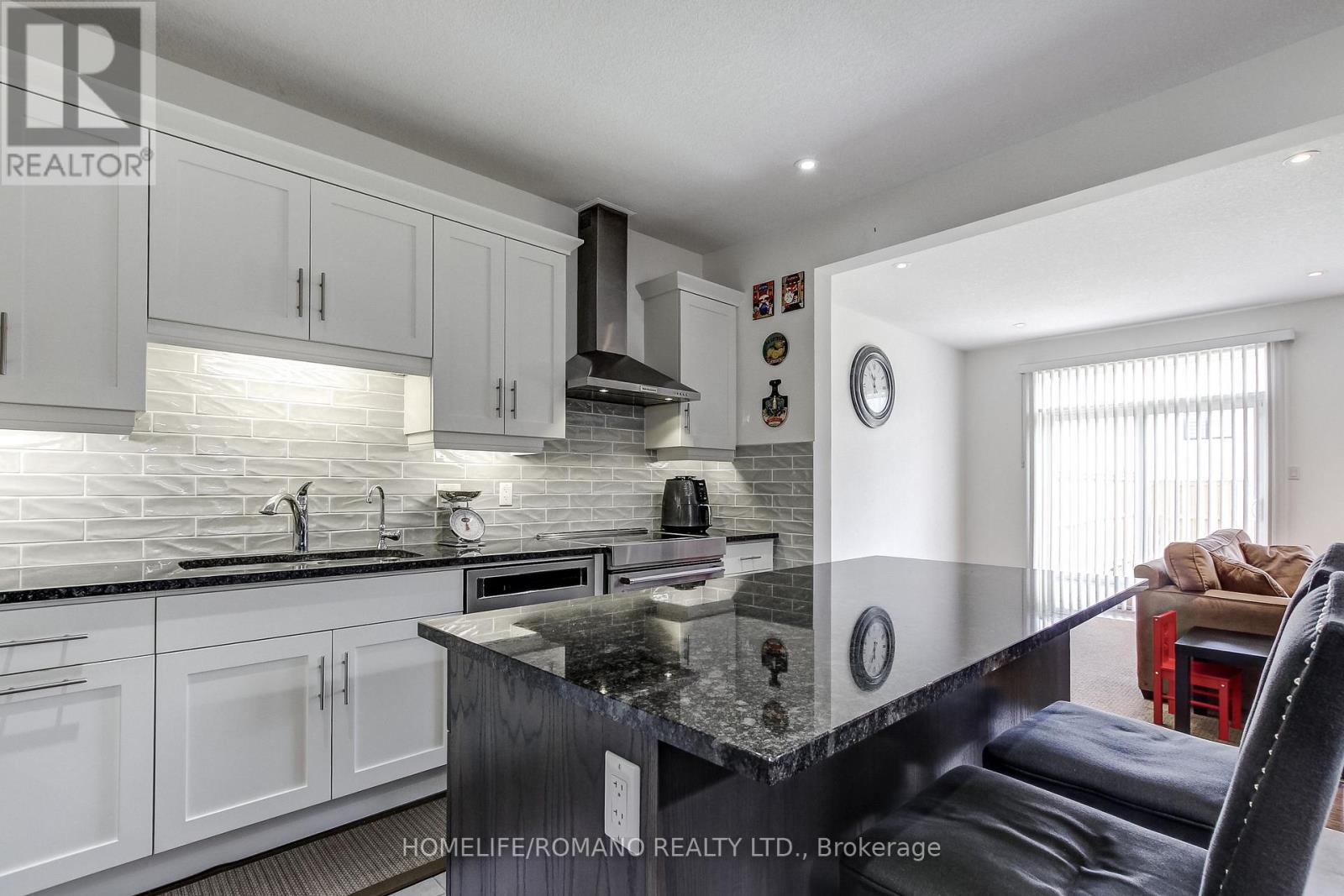 42 DALLAN DRIVE - 18