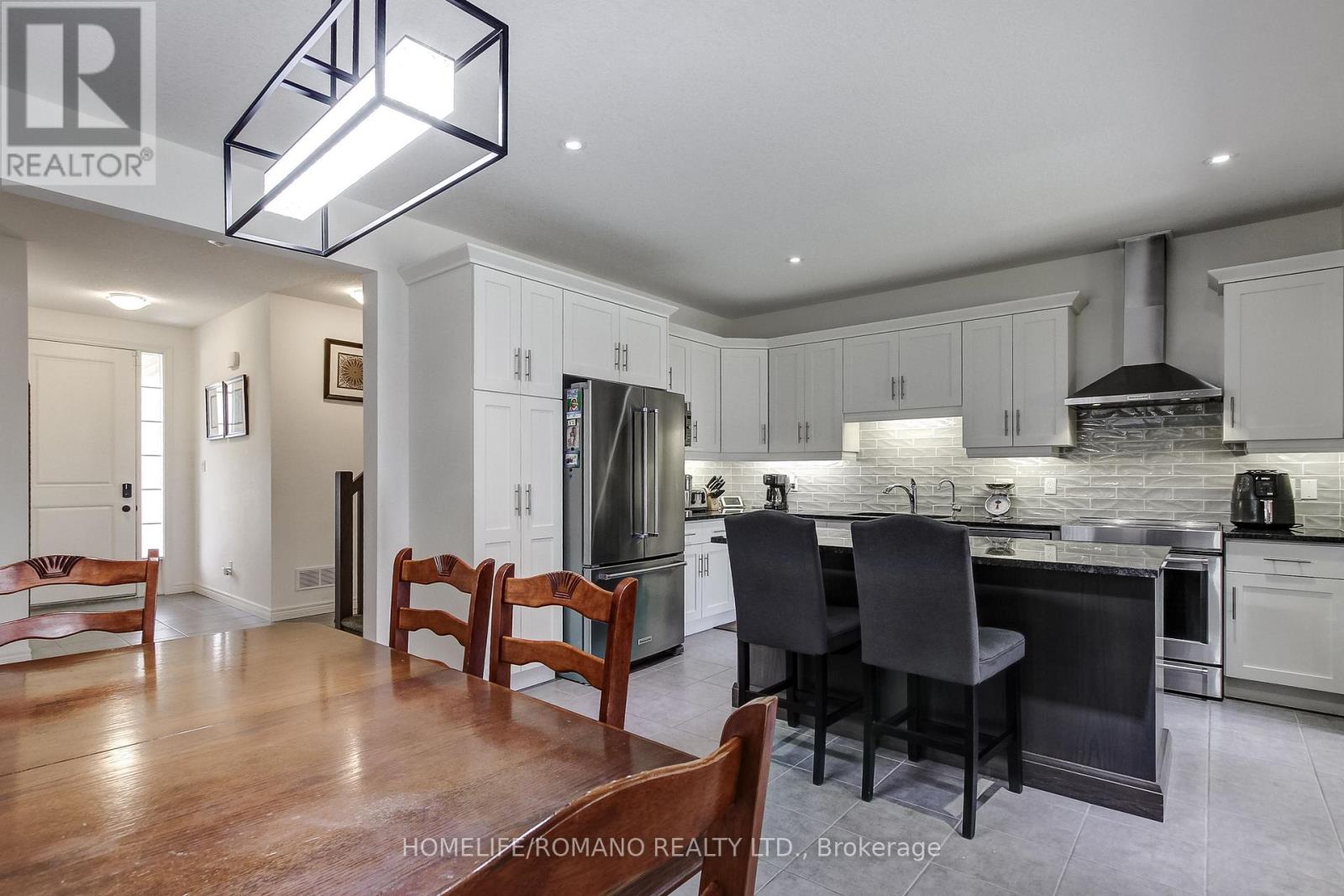 42 DALLAN DRIVE - 23