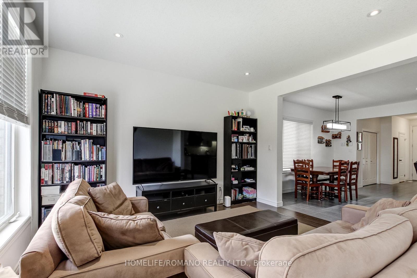 42 DALLAN DRIVE - 26