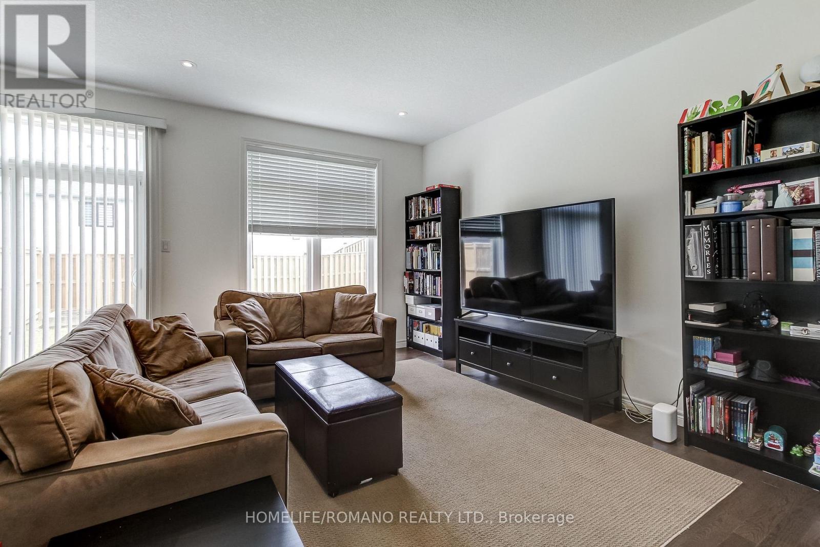 42 DALLAN DRIVE - 27