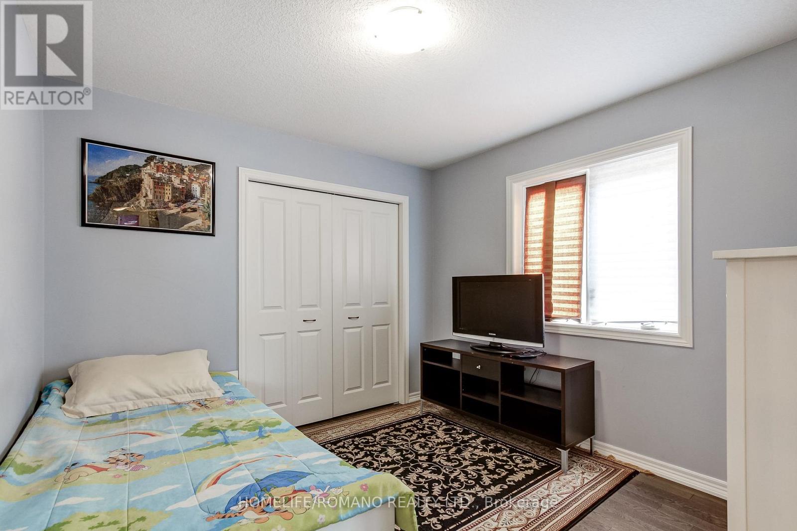 42 DALLAN DRIVE - 32