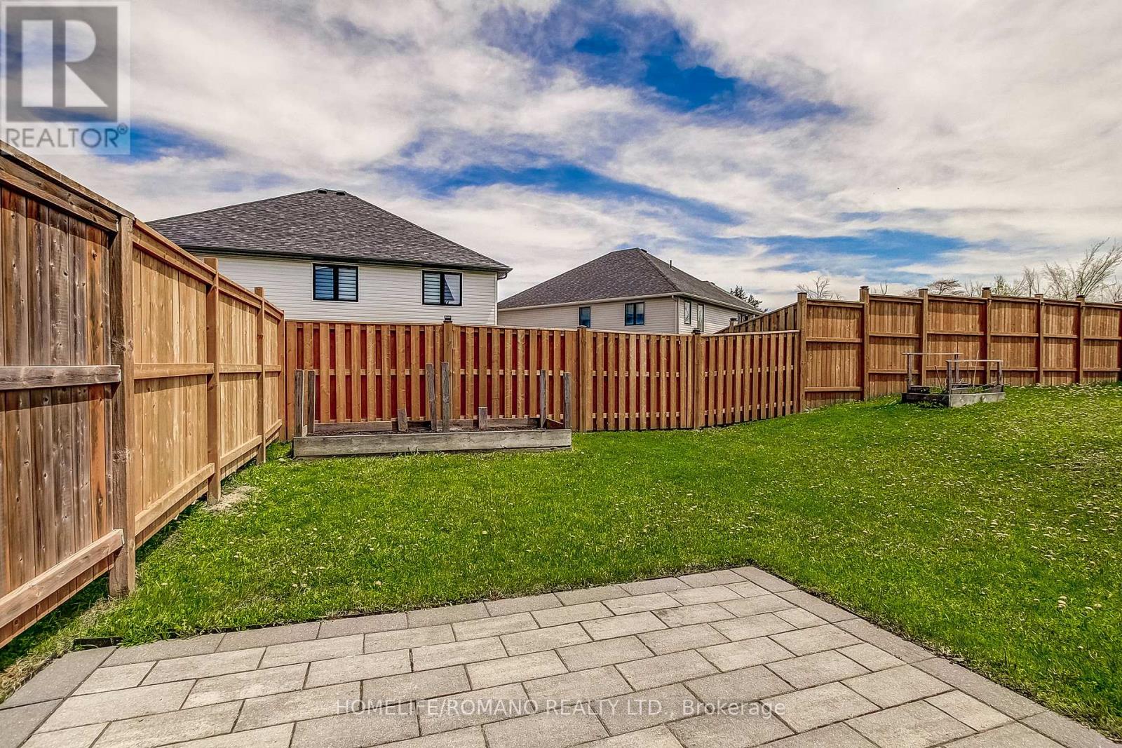 42 DALLAN DRIVE - 46