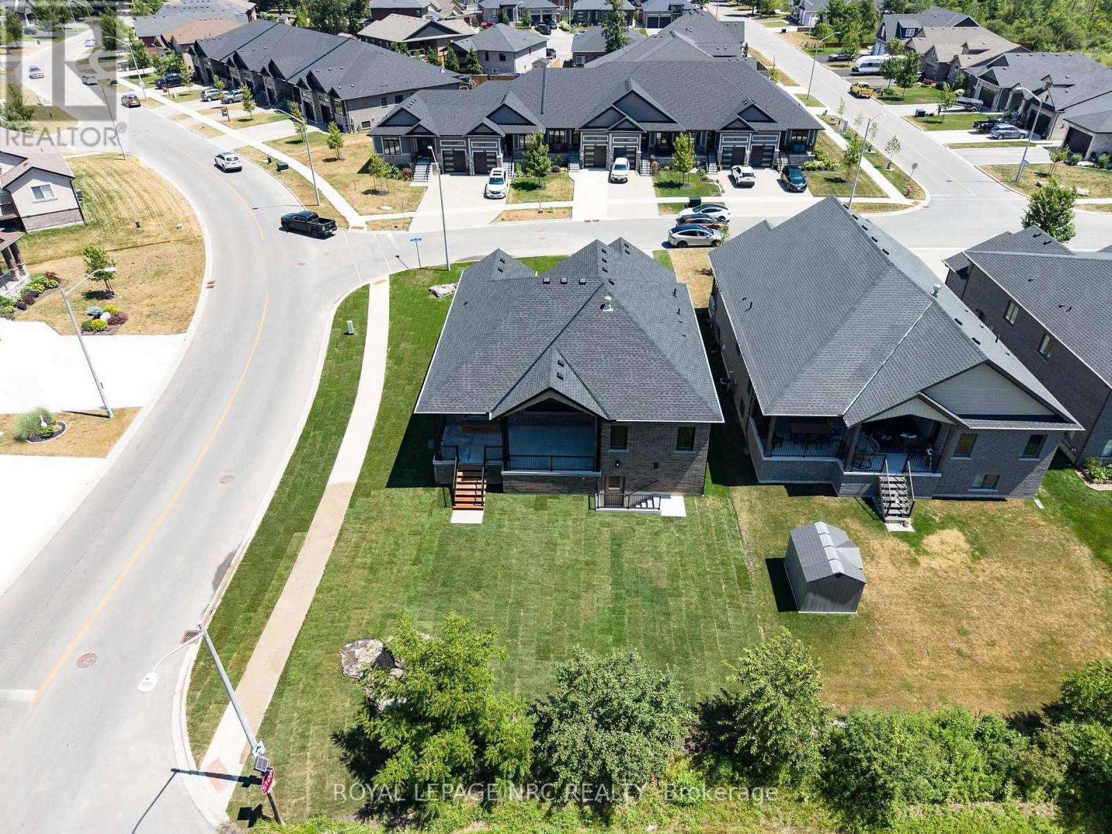 270 LANCASTER DRIVE - Image 43