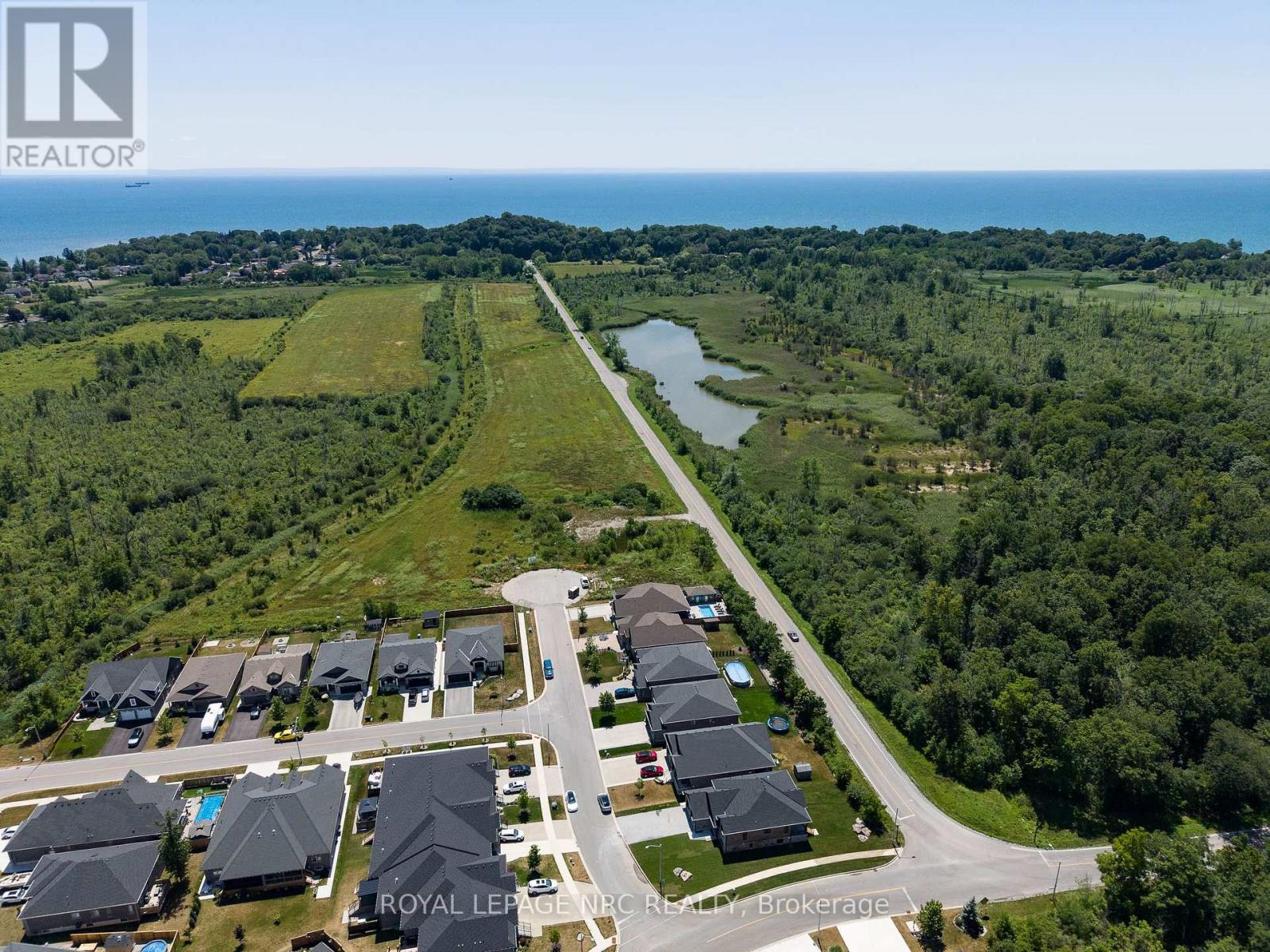 270 LANCASTER DRIVE - Image 45