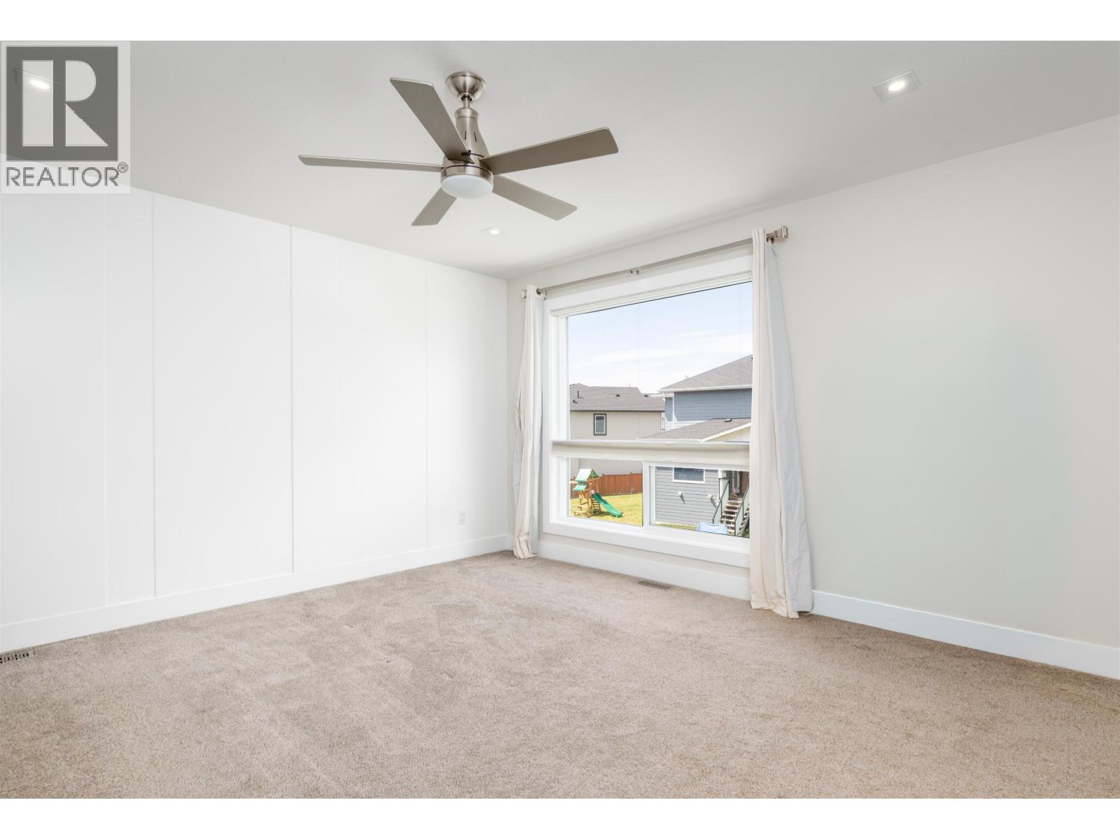 3922 AREND DRIVE - 25