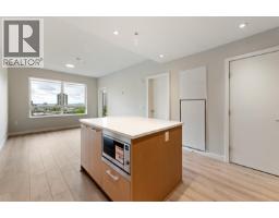 602 110 E 17th Street, North Vancouver, BC V7L0K4 Photo 6
