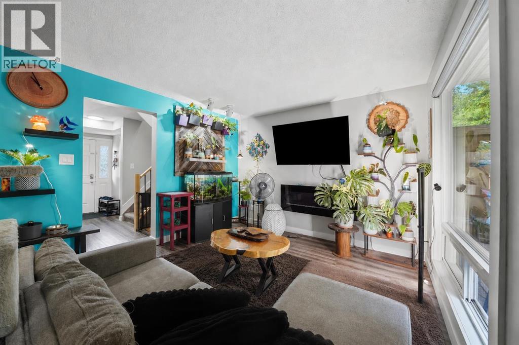 #4 5812 61 Street - 11