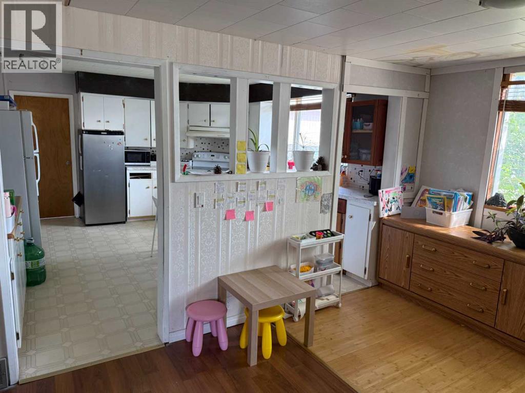 208 2 Street S - Image 6