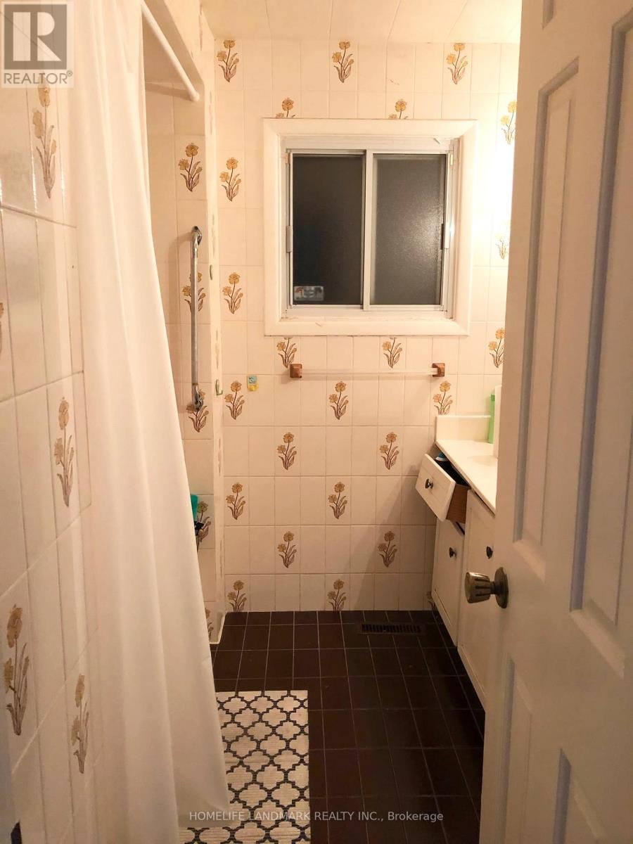 105 WHITEHORN CRESCENT - 11