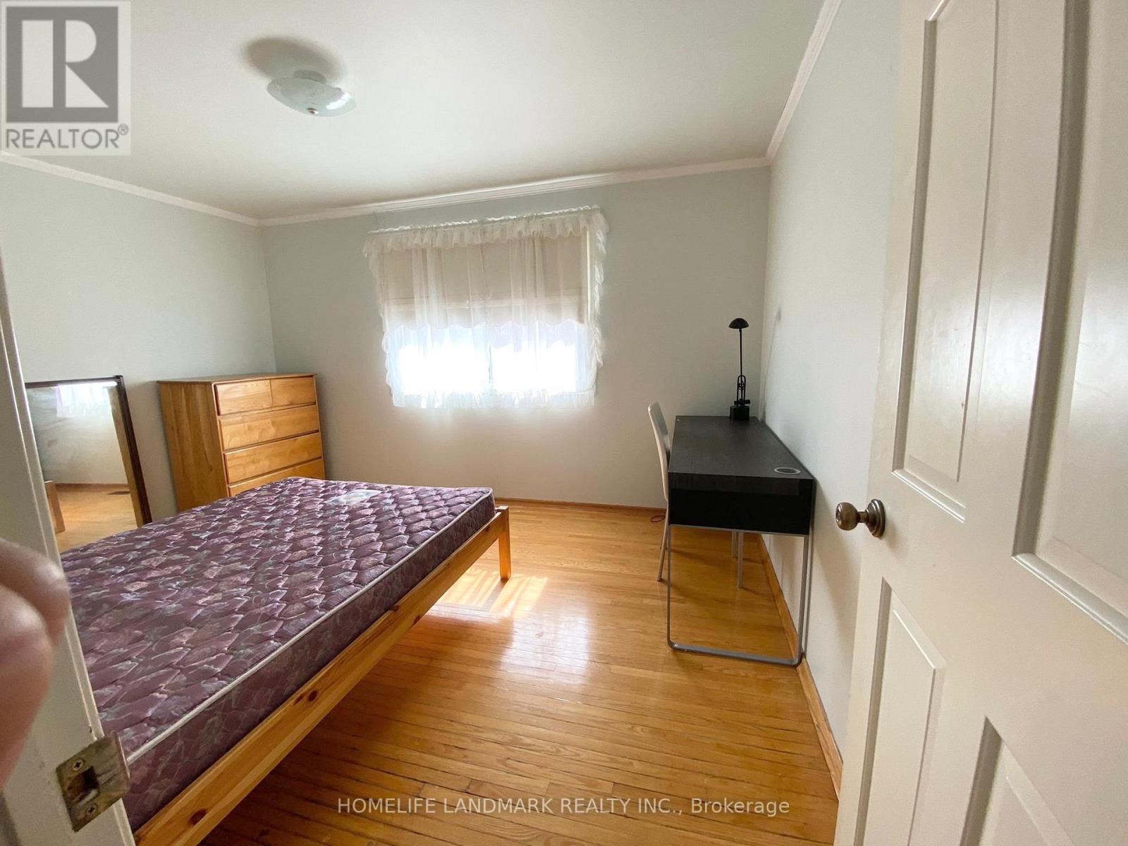 105 WHITEHORN CRESCENT - 3