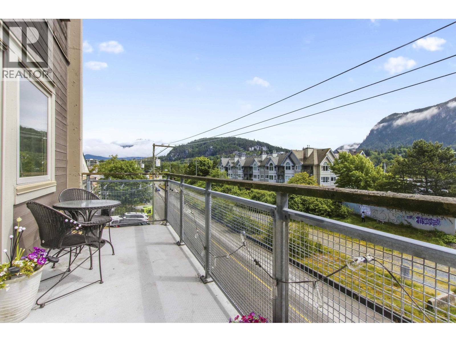 306 38142 CLEVELAND AVENUE, Squamish — photo 2