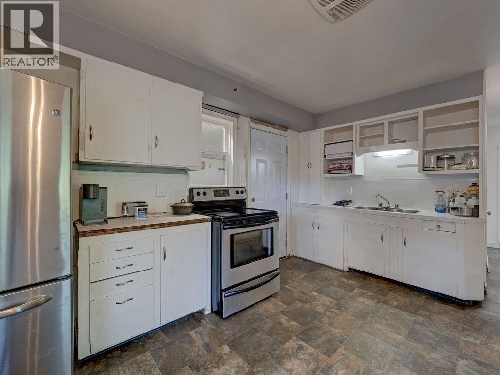 5724 PORPOISE BAY ROAD, Sechelt