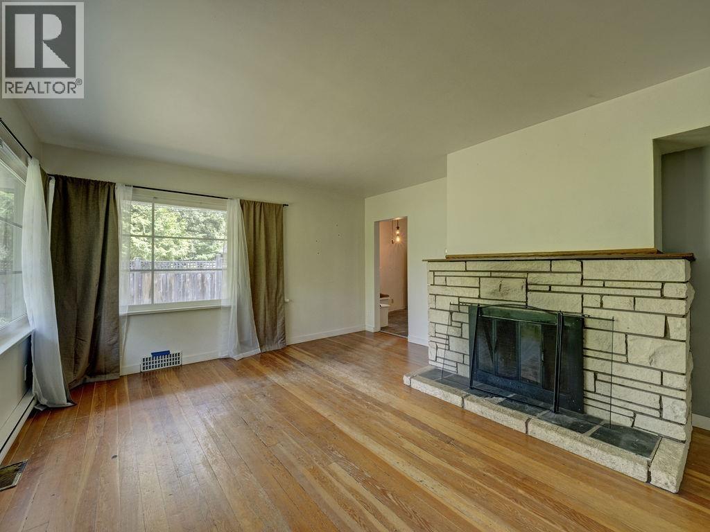 5724 PORPOISE BAY ROAD, Sechelt