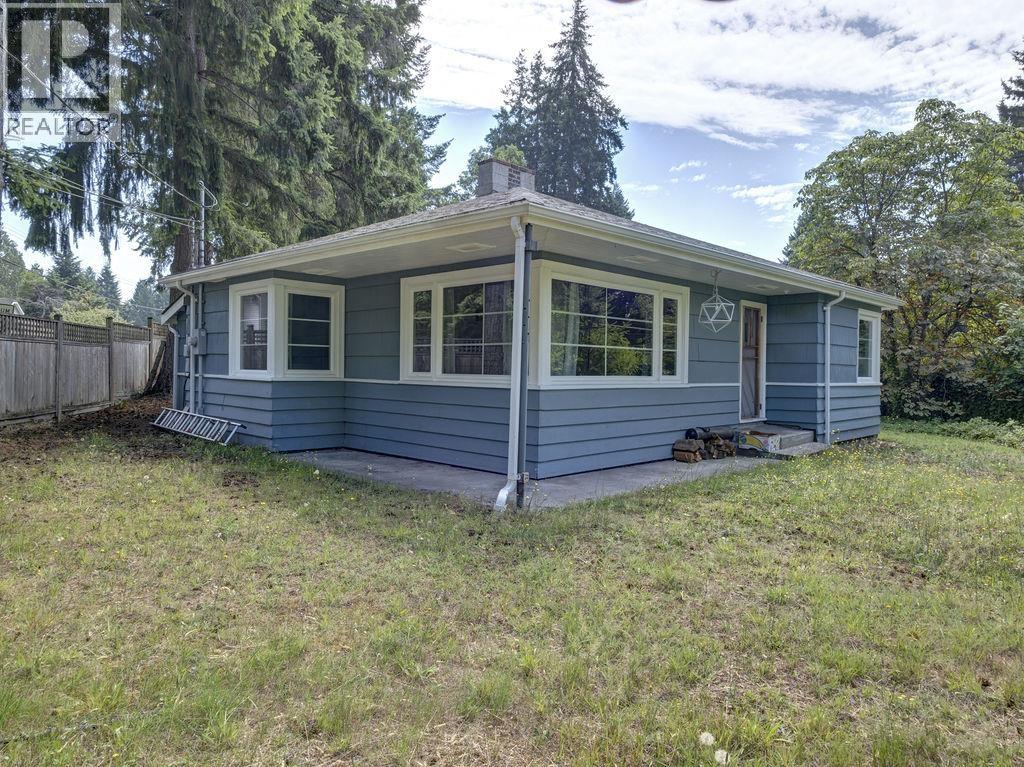 5724 PORPOISE BAY ROAD, Sechelt