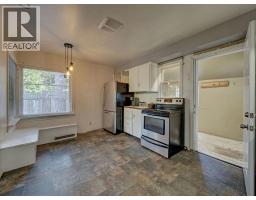 5724 Porpoise Bay Road, Sechelt, BC V0N3A3 Photo 10