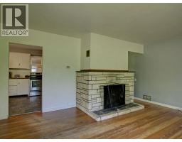5724 Porpoise Bay Road, Sechelt, BC V0N3A3 Photo 13