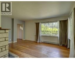 5724 Porpoise Bay Road, Sechelt, BC V0N3A3 Photo 15