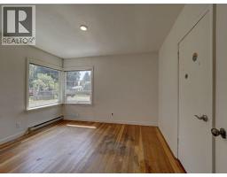 5724 Porpoise Bay Road, Sechelt, BC V0N3A3 Photo 17