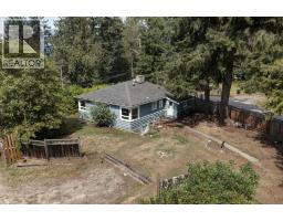 5724 Porpoise Bay Road, Sechelt, BC V0N3A3 Photo 8