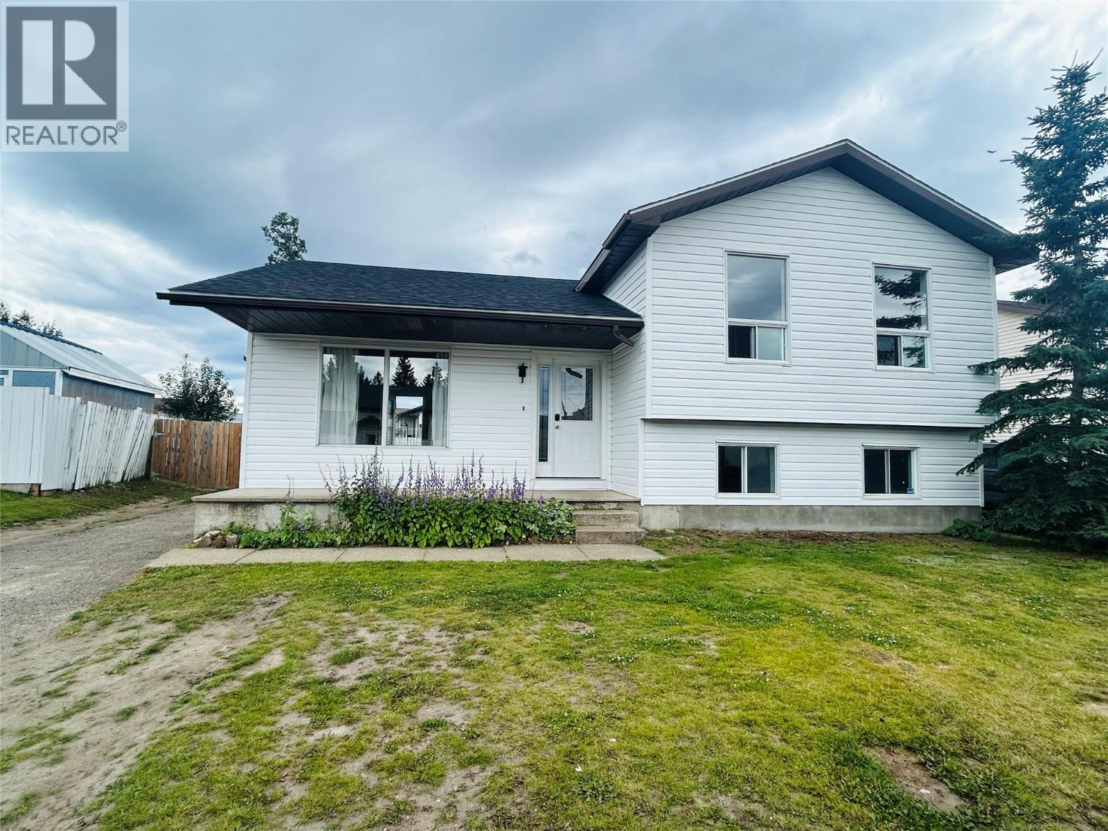 156 VALLEYVIEW Crescent - 1