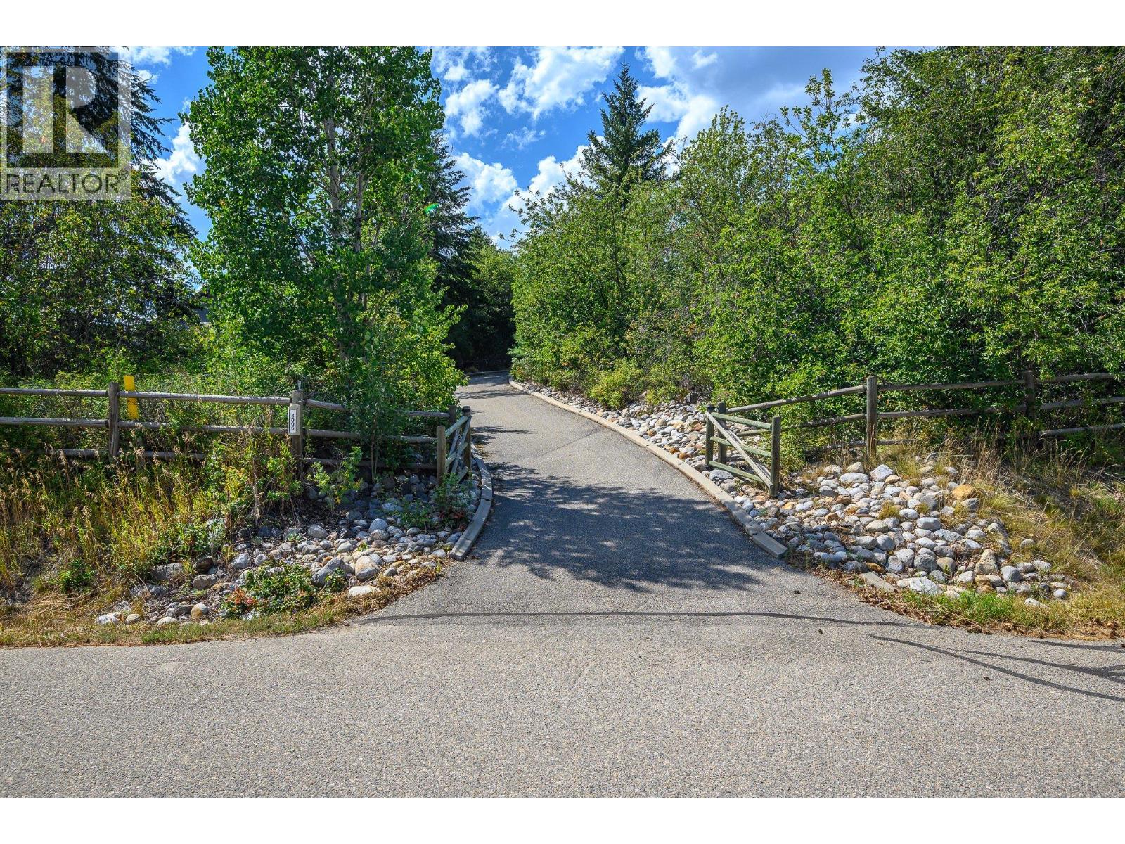 3006 Coachwood Crescent - 85