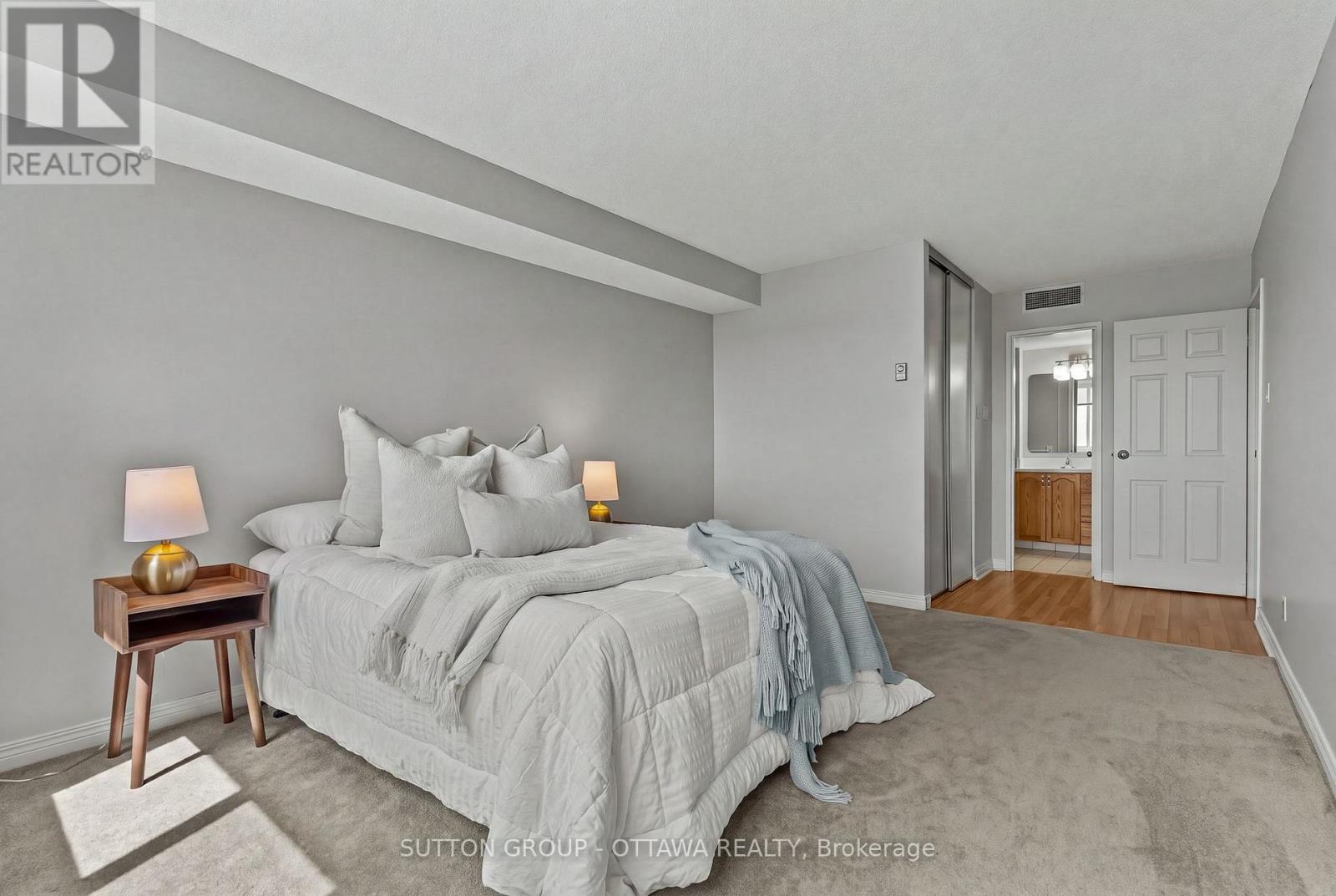 #917 100 GRANT CARMAN DRIVE - 23