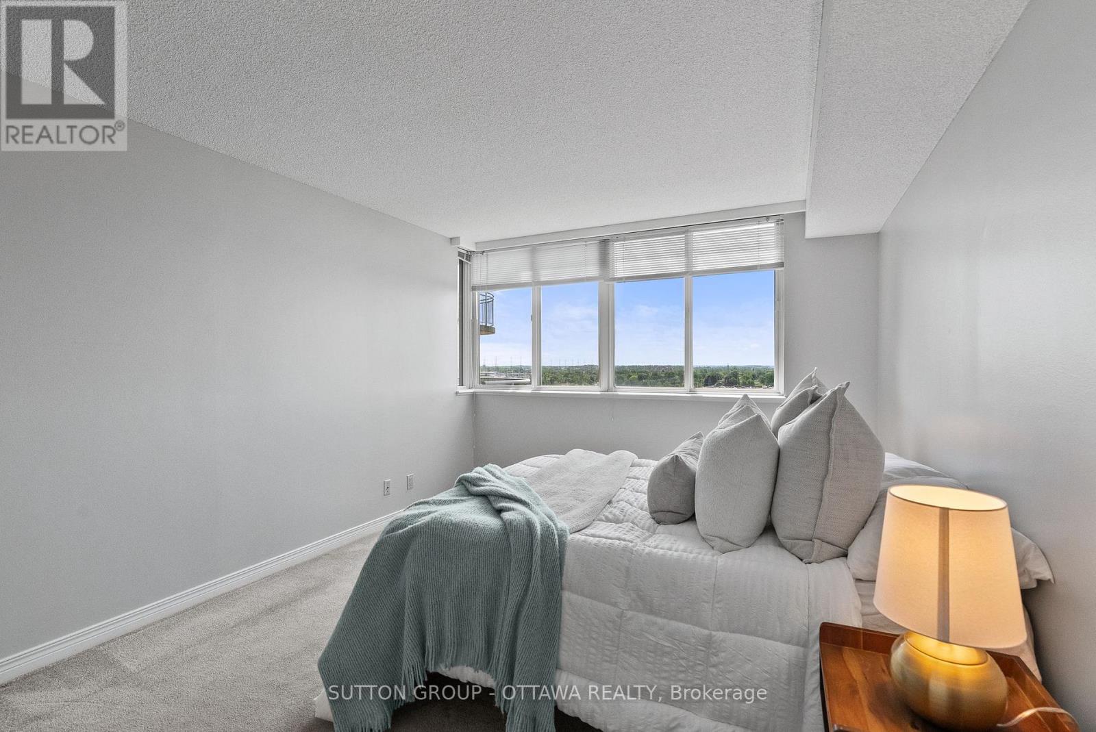 #917 100 GRANT CARMAN DRIVE - 24