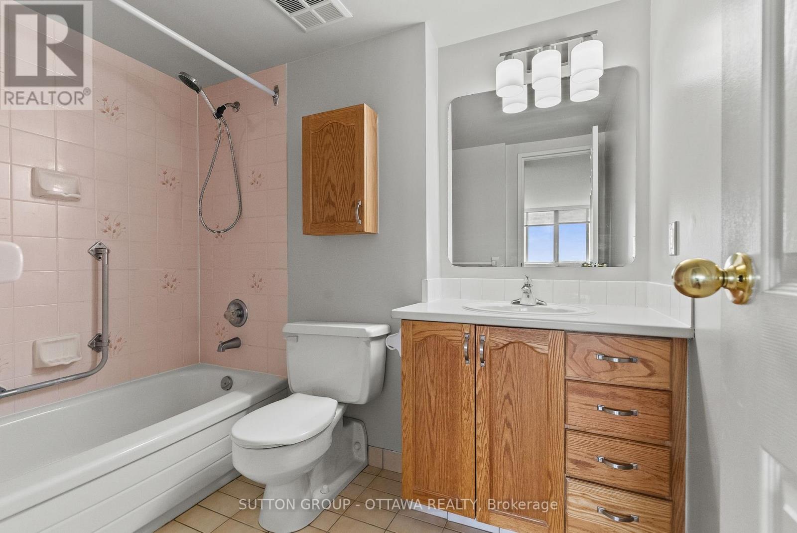 #917 100 GRANT CARMAN DRIVE - 25