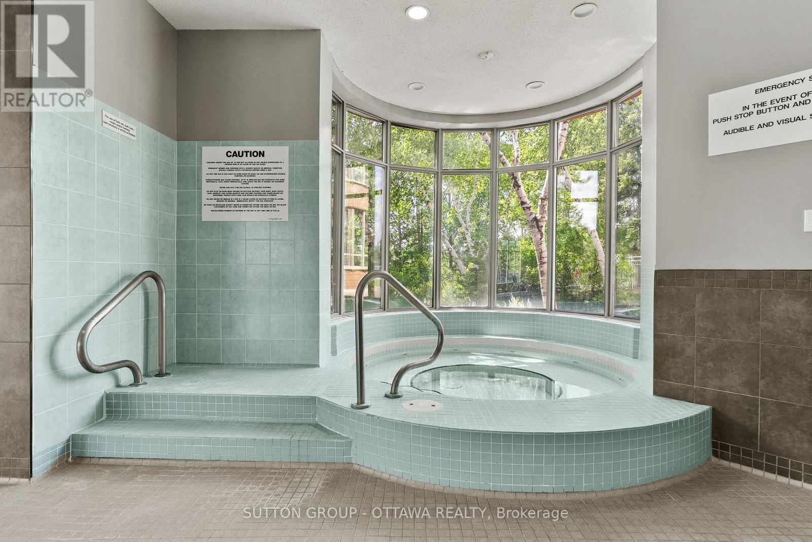 #917 100 GRANT CARMAN DRIVE - 32
