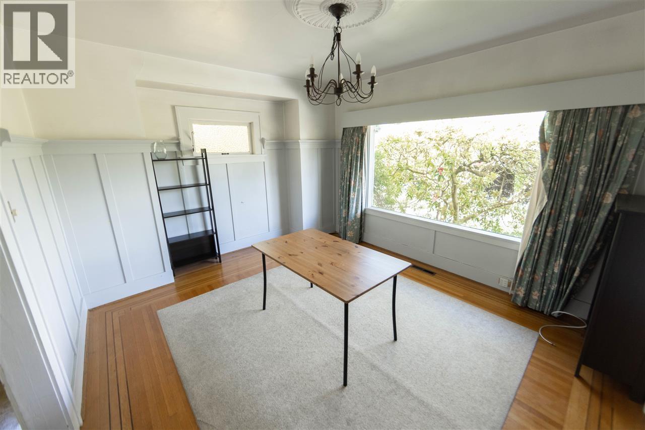 4 Bed, 2 Bath House for Sale in Vancouver – 4674 W 4TH AVENUE, Vancouver – MLS# R3149713 - Image 11