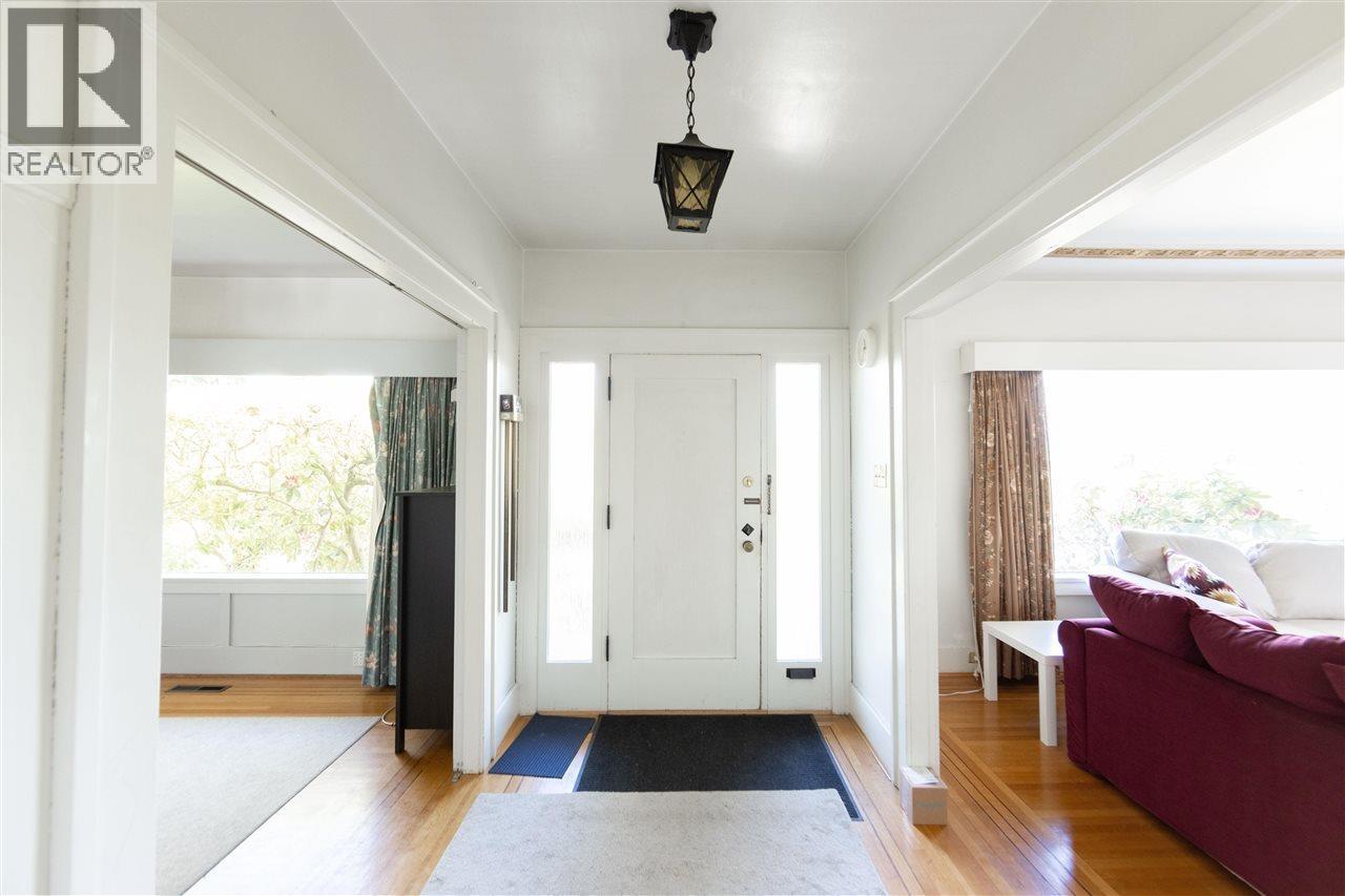 4 Bed, 2 Bath House for Sale in Vancouver – 4674 W 4TH AVENUE, Vancouver – MLS# R3149713 - Image 13