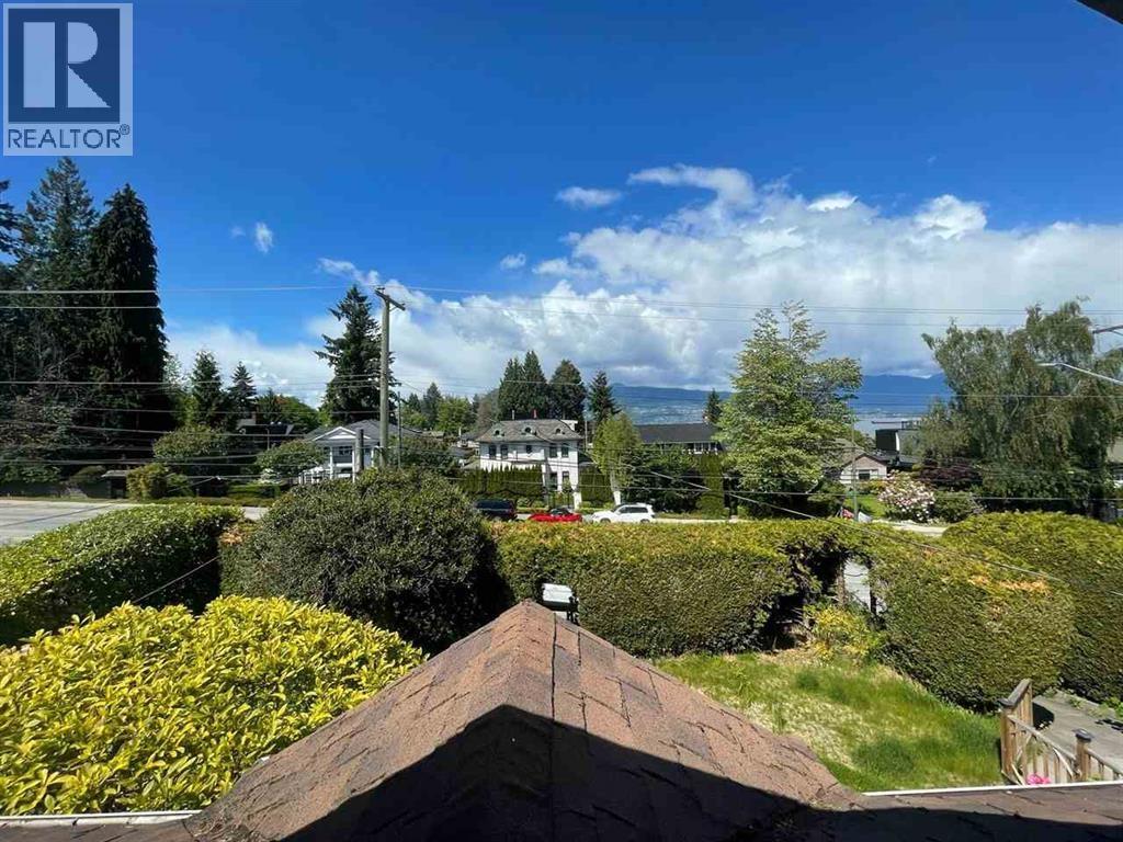4 Bed, 2 Bath House for Sale in Vancouver – 4674 W 4TH AVENUE, Vancouver – MLS# R3149713 - Image 6