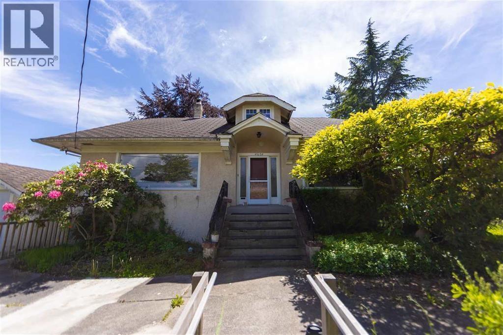 4 Bed, 2 Bath House for Sale in Vancouver – 4674 W 4TH AVENUE, Vancouver – MLS# R3149713 - Image 4