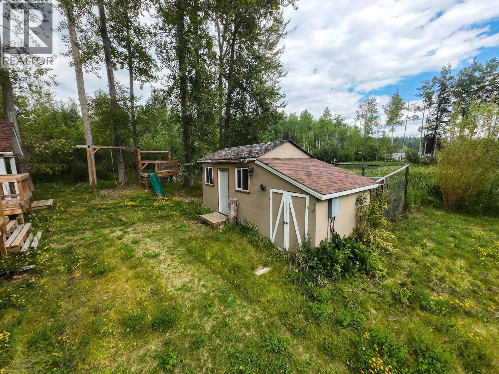 380 DENNIS ROAD - 32