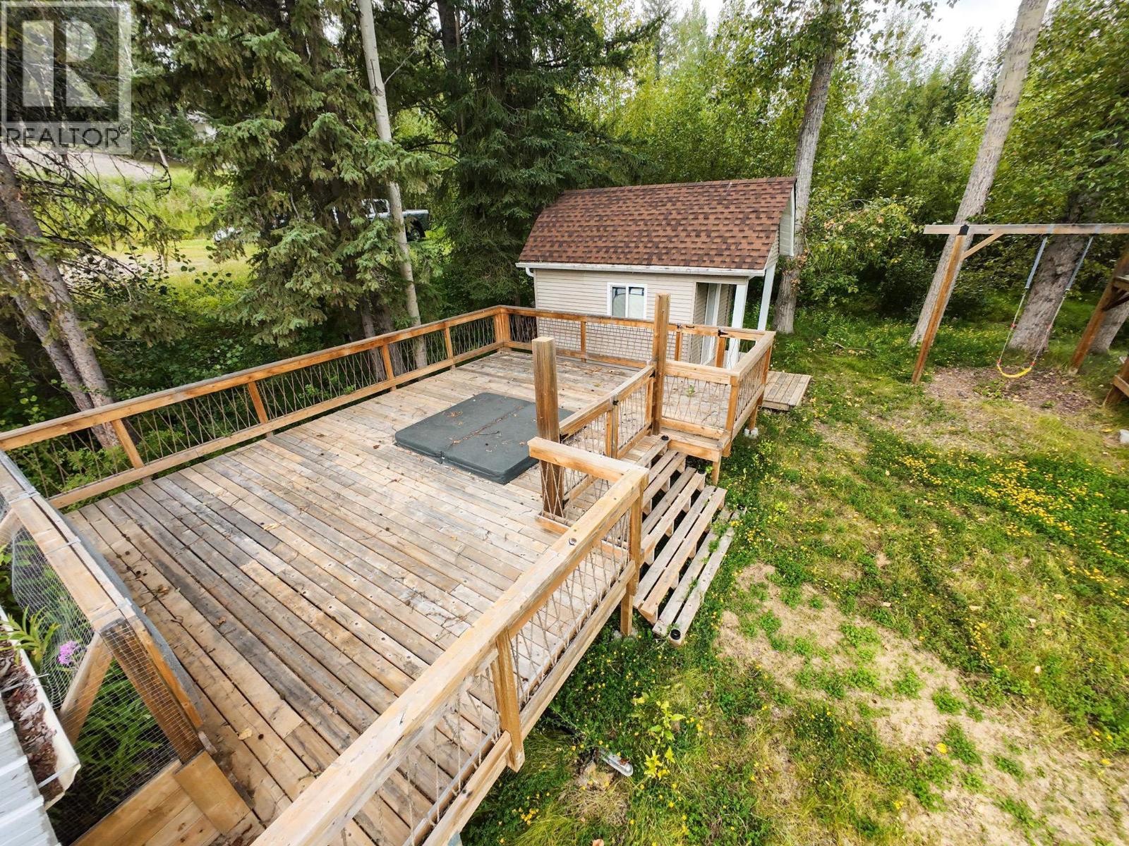 380 DENNIS ROAD - 33