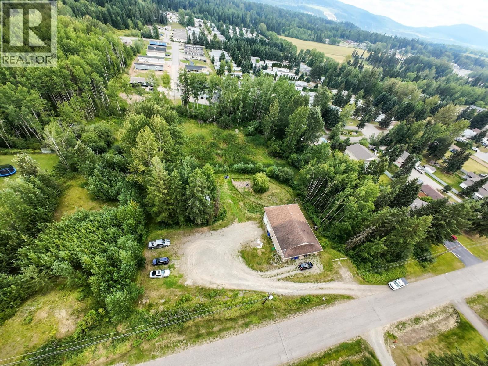 380 DENNIS ROAD - 37
