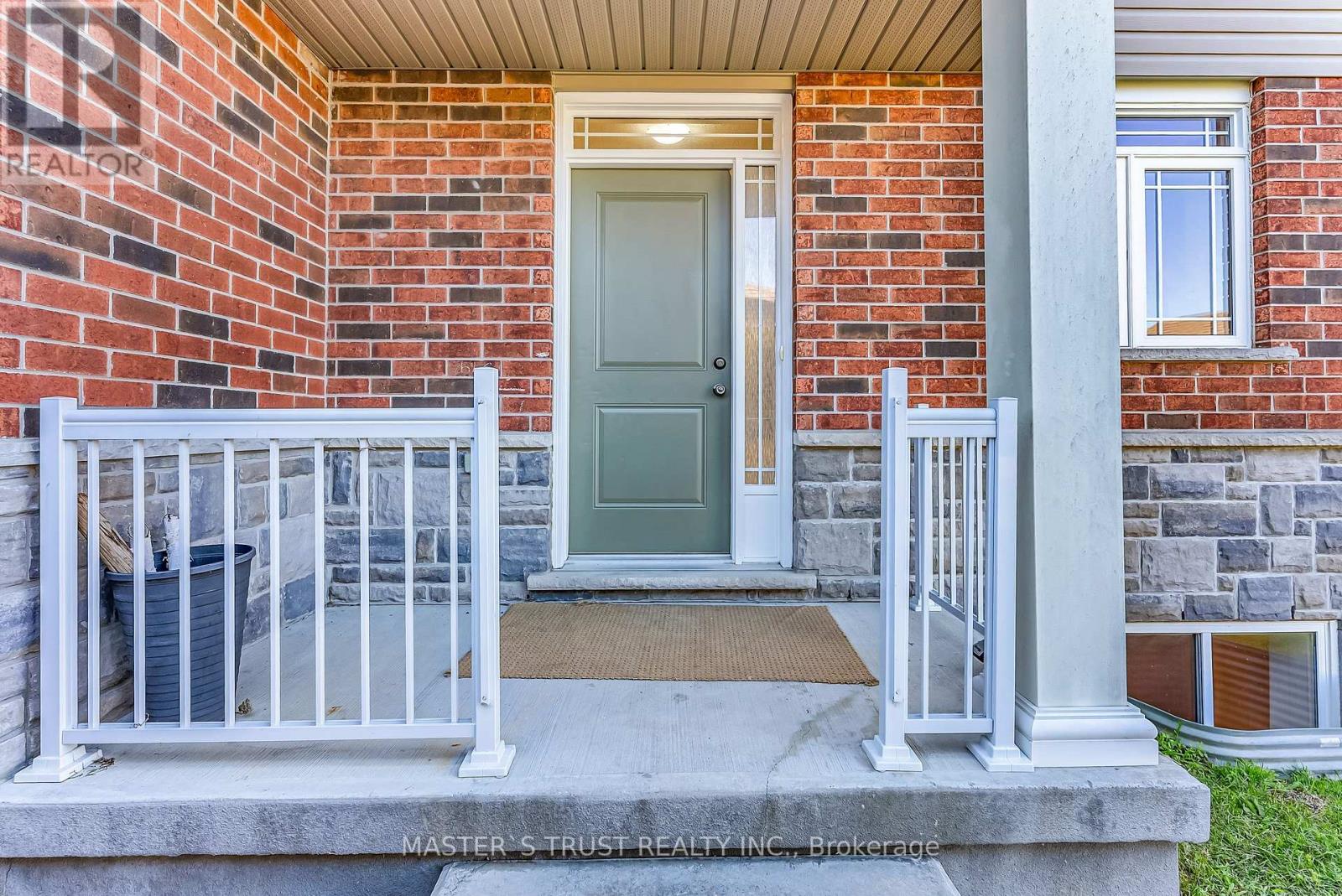 #5 9 AMOS DRIVE - 5