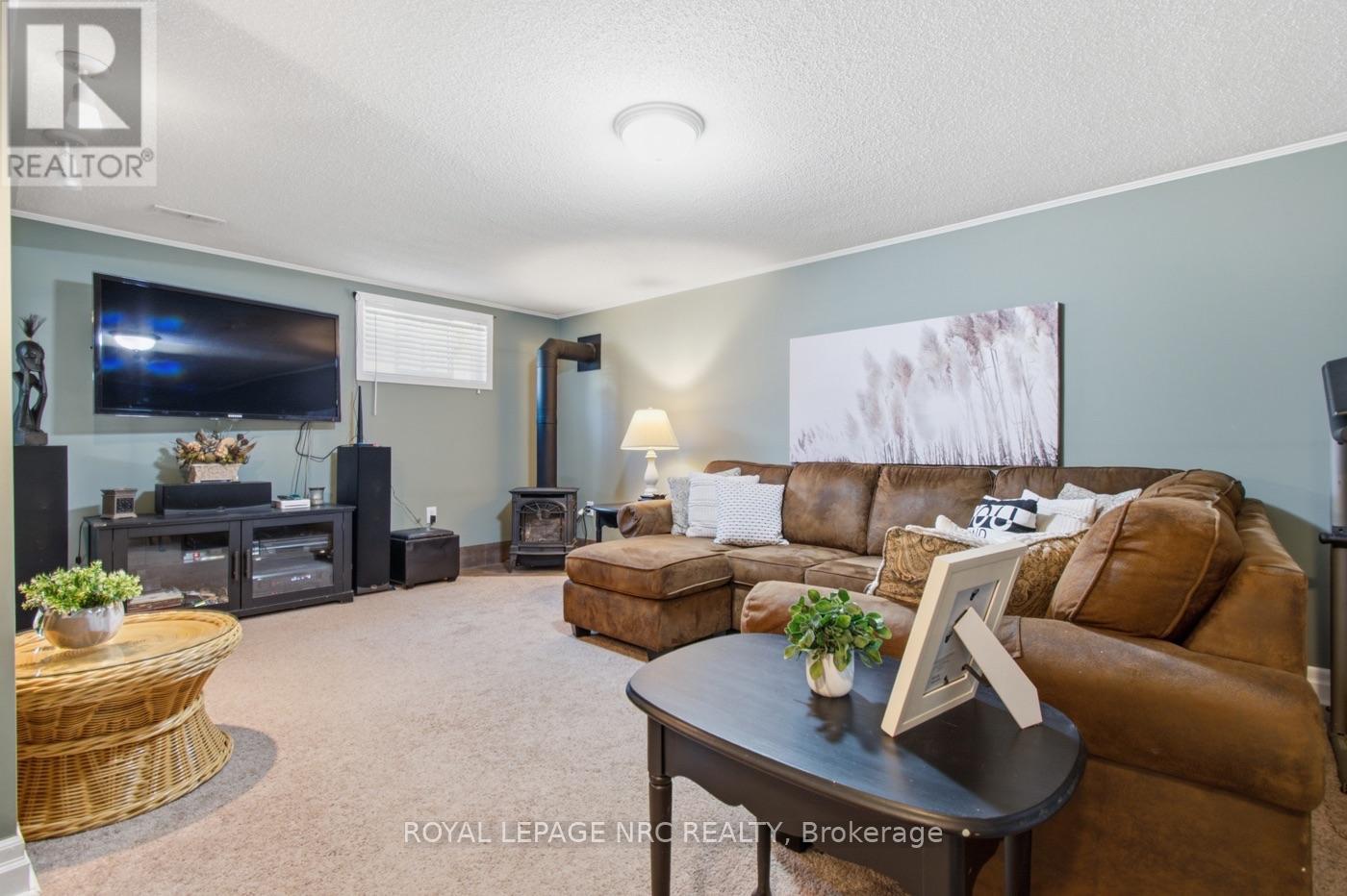 182 LEASIDE DRIVE - Image 23
