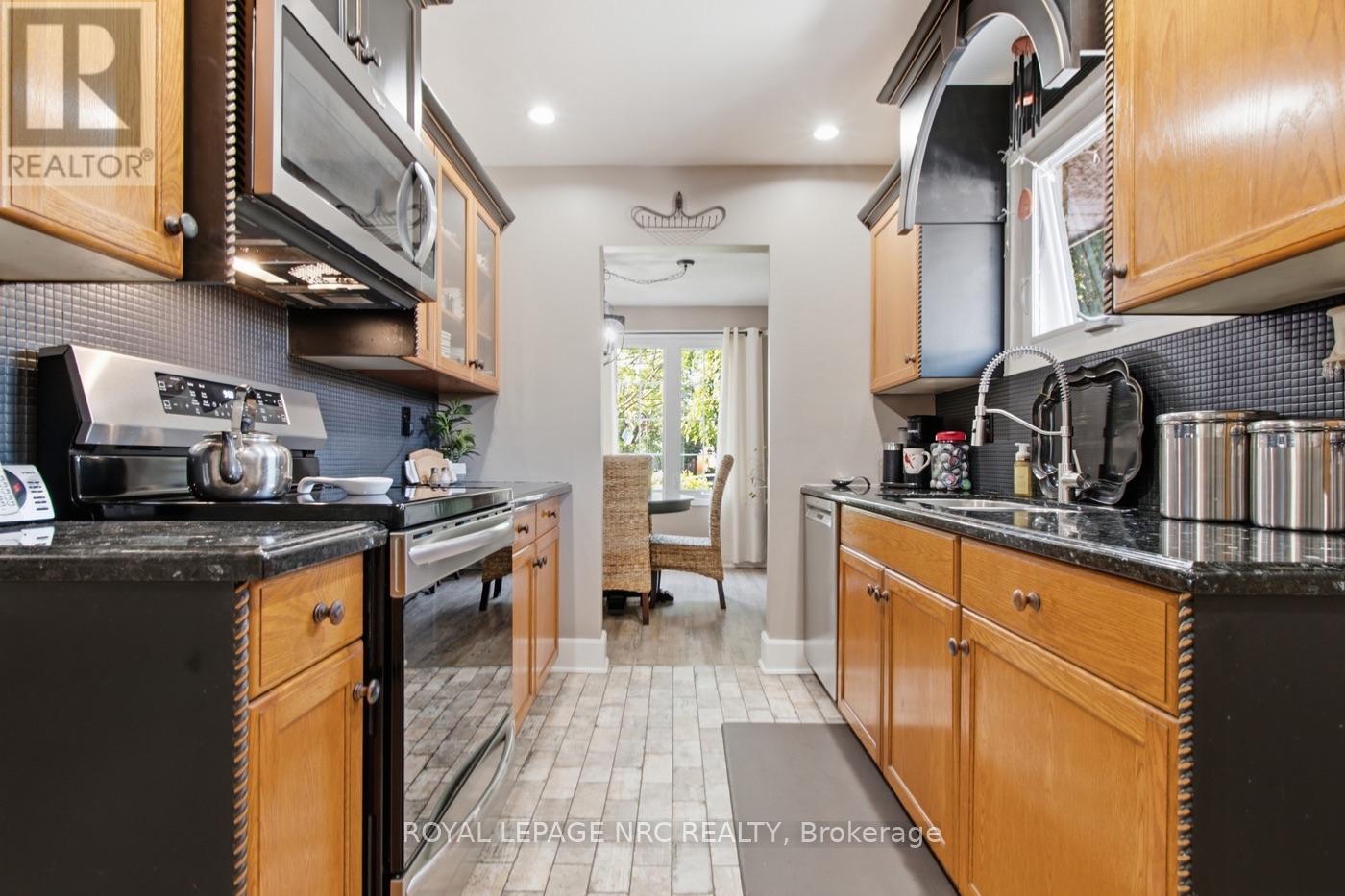 182 LEASIDE DRIVE - Image 13