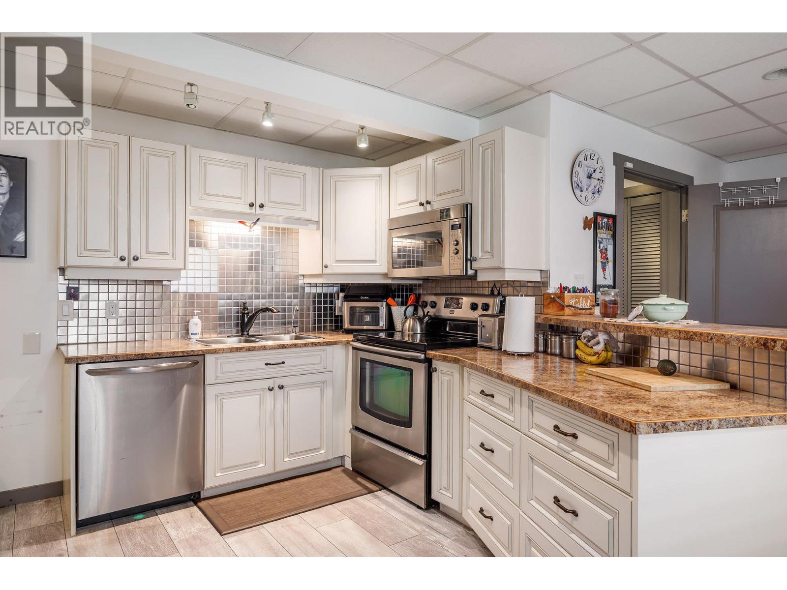 11591 Artela Drive - 16